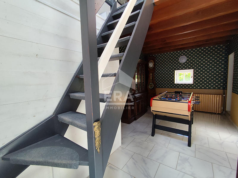 Maison - 221 m² - 8 pièces