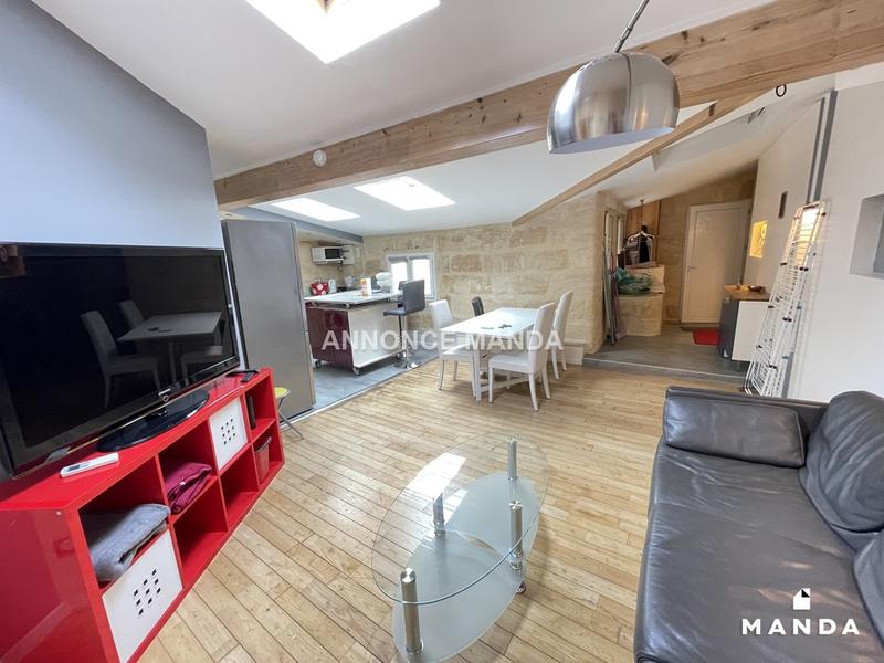 Chambre - 10 m² - 4 pièces