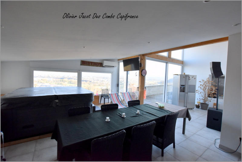 Maison - 281 m² - 7 pièces