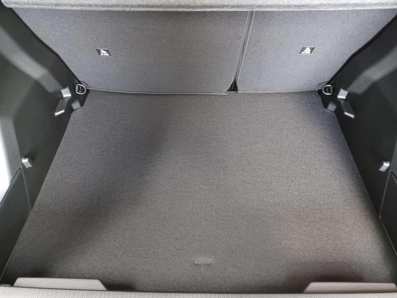 Peugeot 2008 Hybrid 136 e-Dcs6 Style