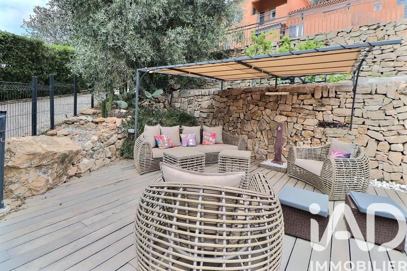 Maison - 224 m² - 9 pièces