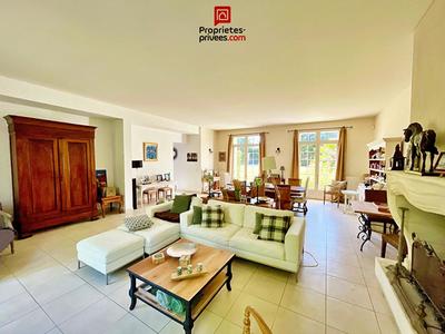 Propriété - 350 m² - 8 pièces