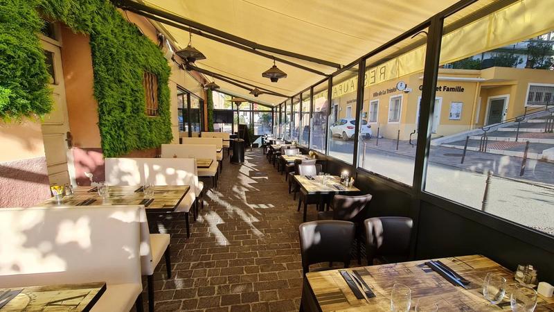 Magasins - 87 m² - 3 pièces