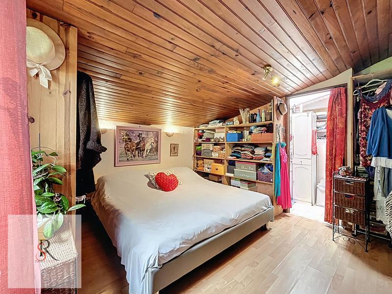 Maison - 265 m² - 8 pièces