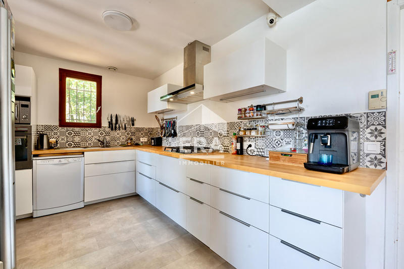 Maison - 198 m² - 8 pièces