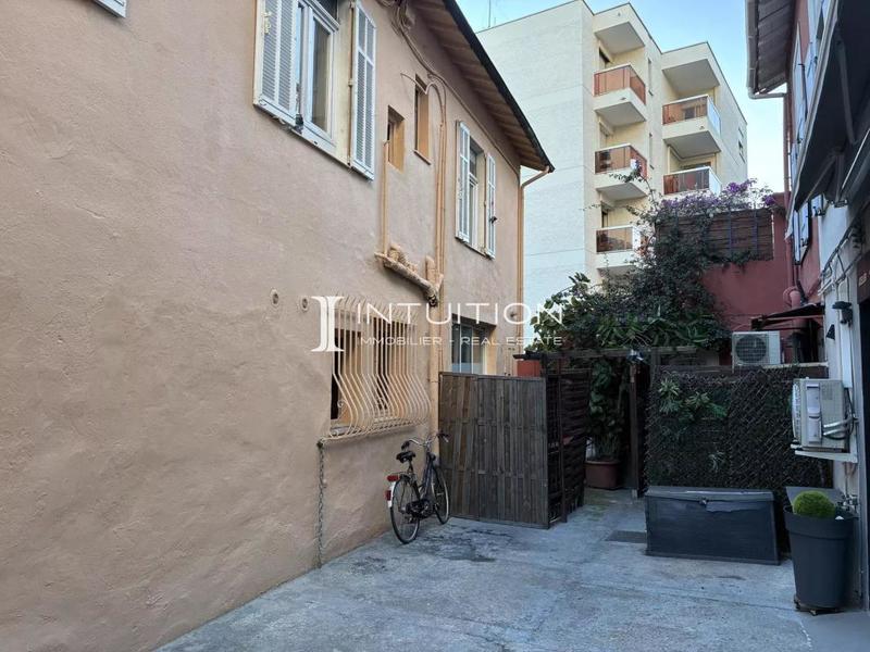 Immeuble - 100 m² - 4 pièces