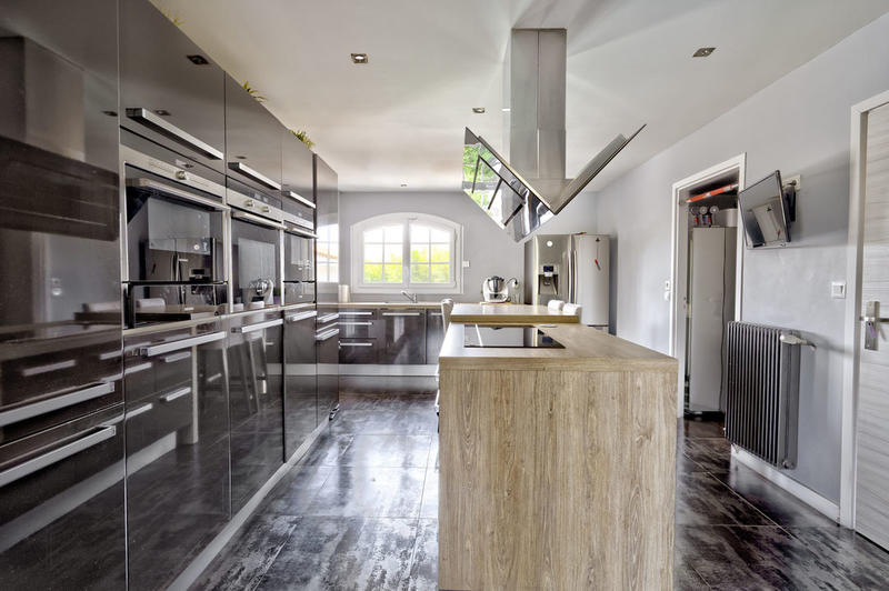 Maison - 260 m² - 8 pièces