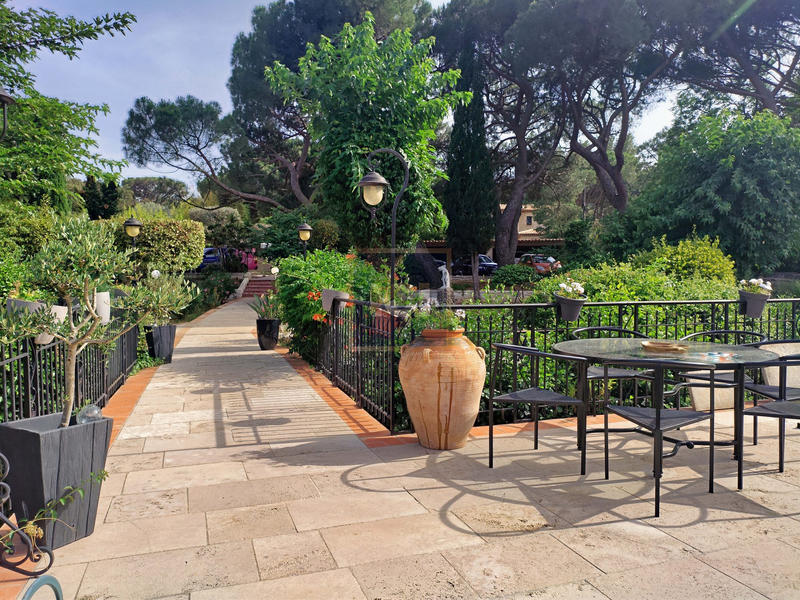 Villa - 560 m² - 15 pièces