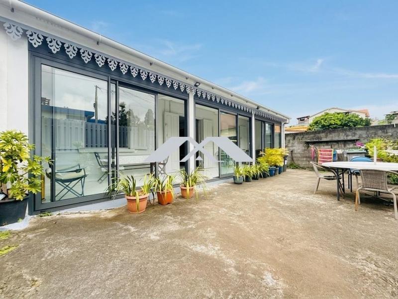 Maison - 99 m² - 5 pièces