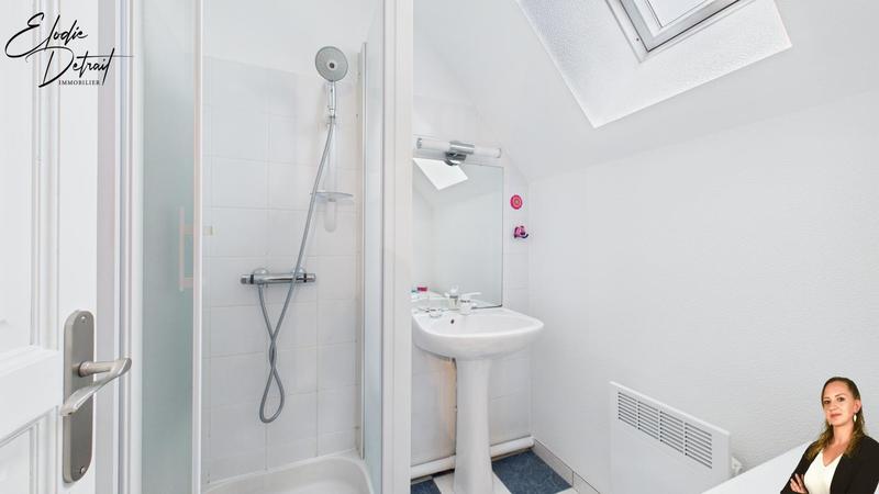 Maison - 242 m² - 7 pièces