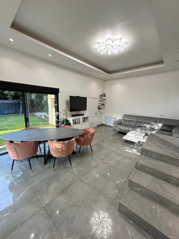 Propriété - 165 m² - 6 pièces