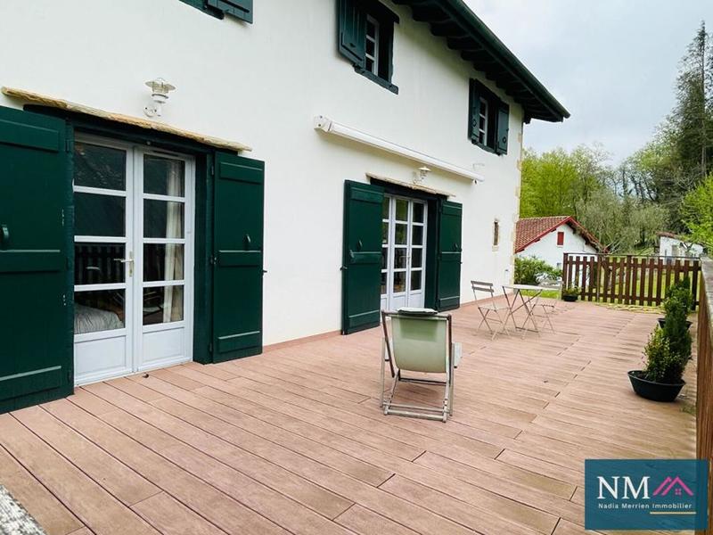 Maison - 165 m² - 8 pièces