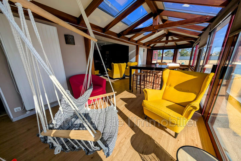 Pavillon - 210 m² - 8 pièces