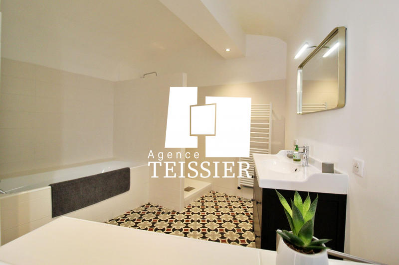 Appartement - 82 m² - 2 pièces