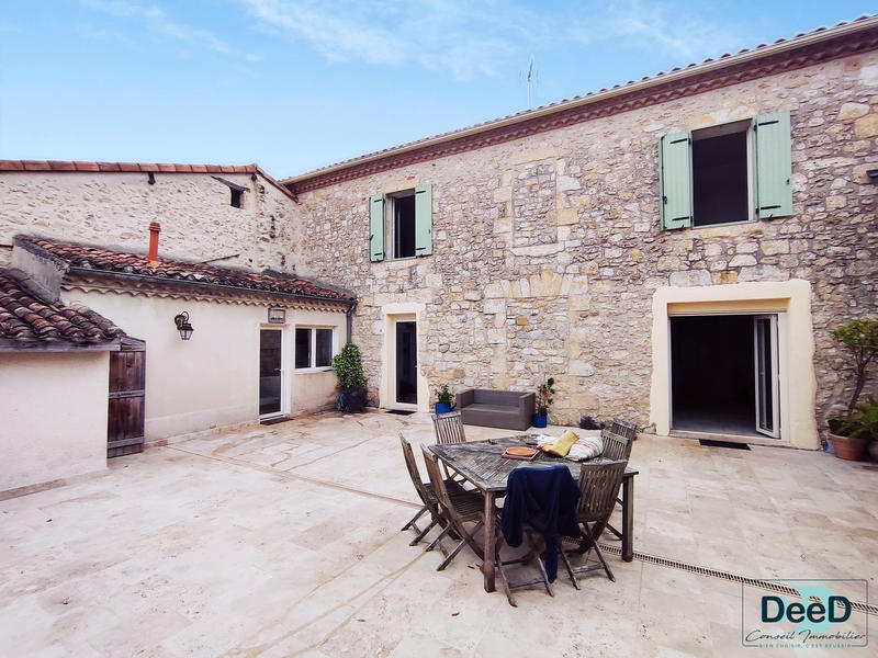 Maison ancienne - 220 m² - 8 pièces