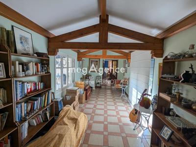 Maison en pierre - 251 m² - 8 pièces