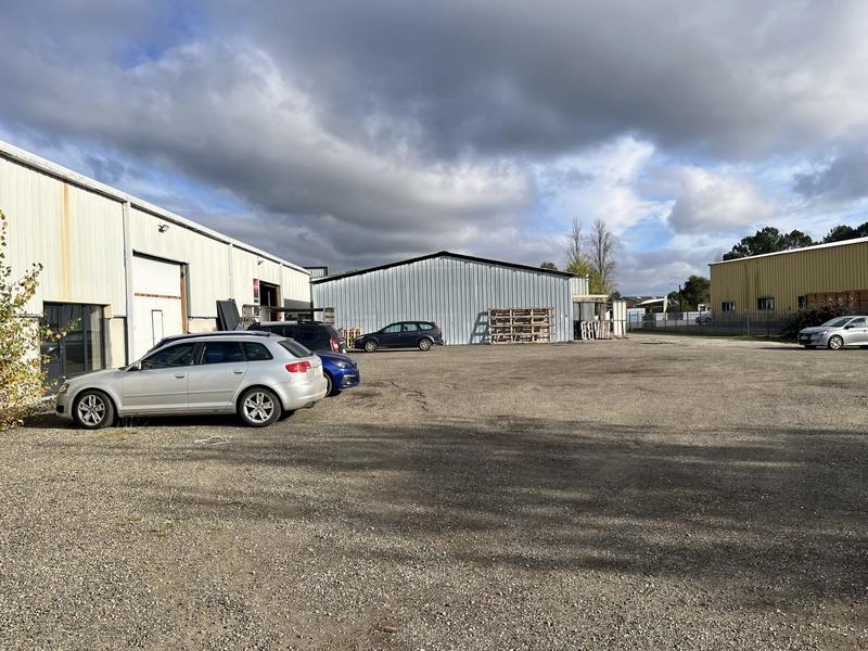 Local d'activités - 950 m²