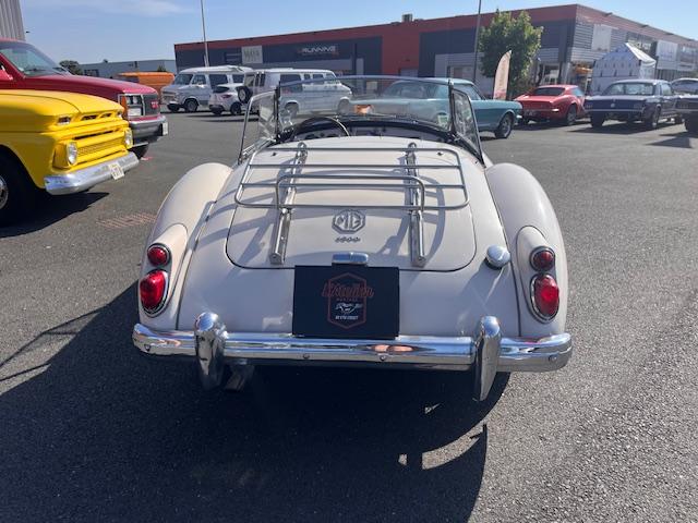 Mg Mga 1600 blanche 1960