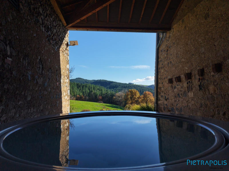 Maison - 200 m² - 5 pièces