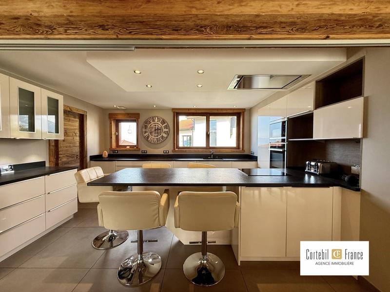 Châlet - 319 m² - 12 pièces