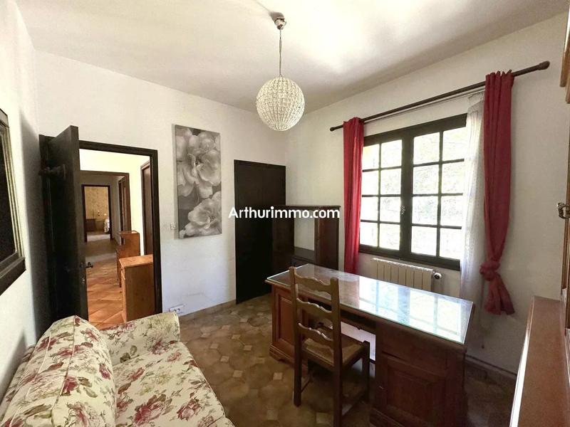 Maison - 290 m² - 12 pièces