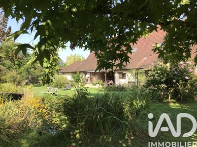 Maison - 220 m² - 8 pièces