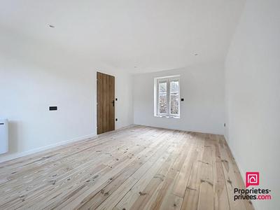 Maison - 220 m² - 8 pièces