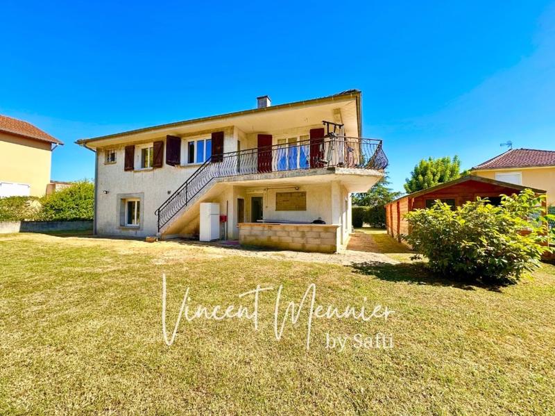 Maison - 216 m² - 9 pièces