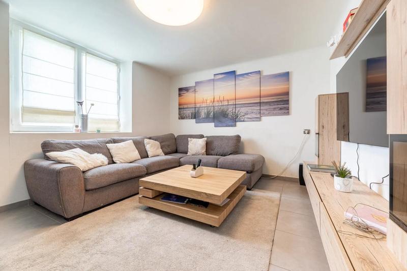 Maison - 200 m² - 8 pièces