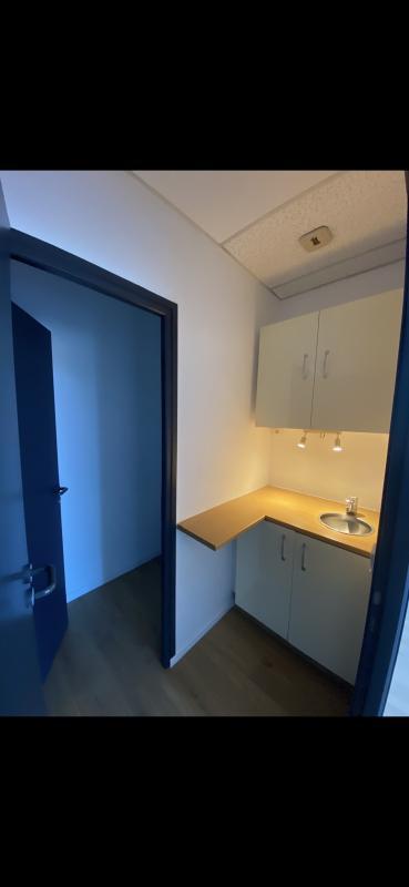 Bureau - 77 m² - 2 pièces