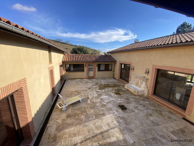 Maison traditionnelle - 327 m² - 5 pièces