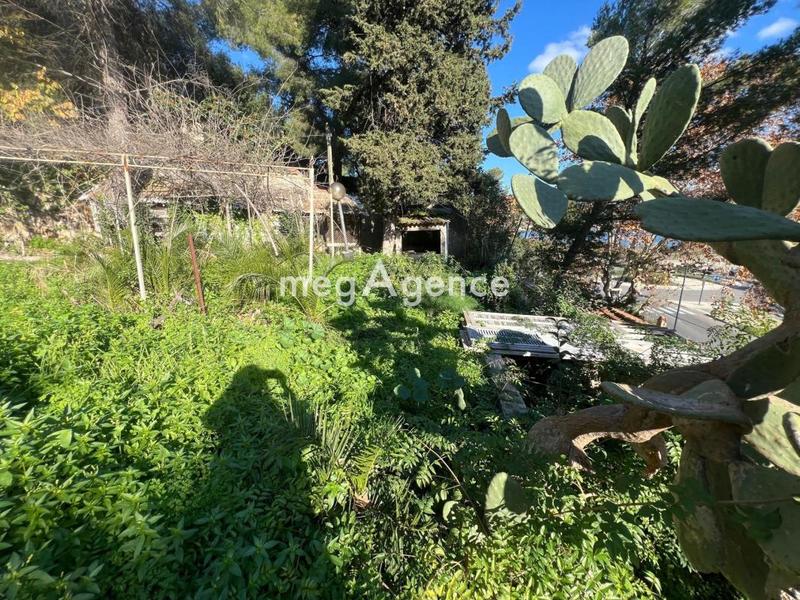 Maison - 740 m² - 18 pièces