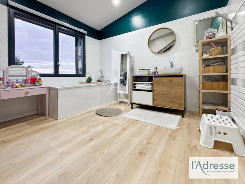 Local d'activité / Entrepôt - 2 000 m² - 5 pièces