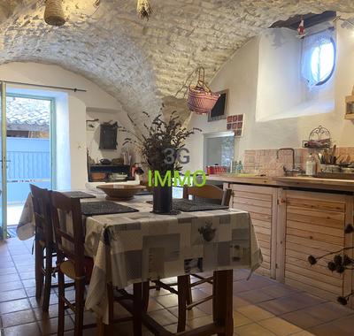 Maison de village - 80 m² - 4 pièces