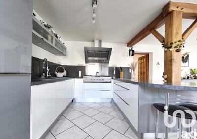 Maison - 212 m² - 6 pièces