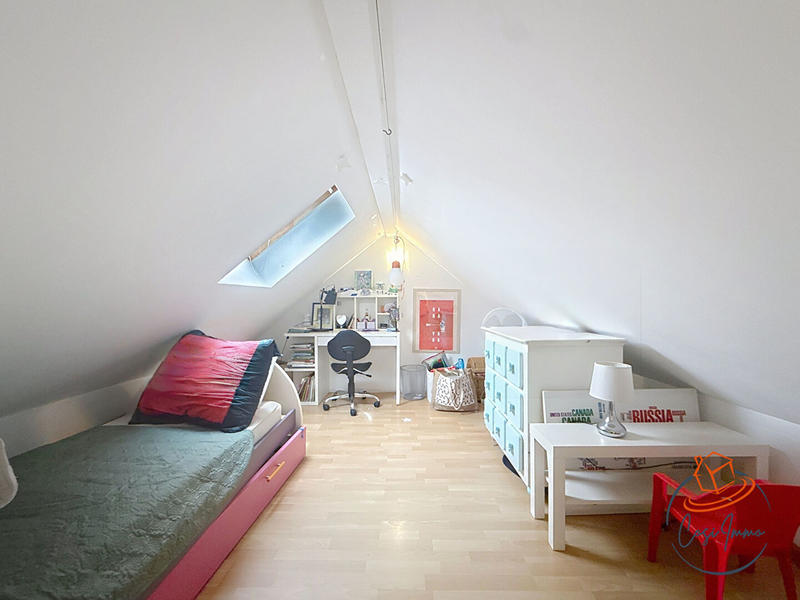 Maison - 210 m² - 8 pièces