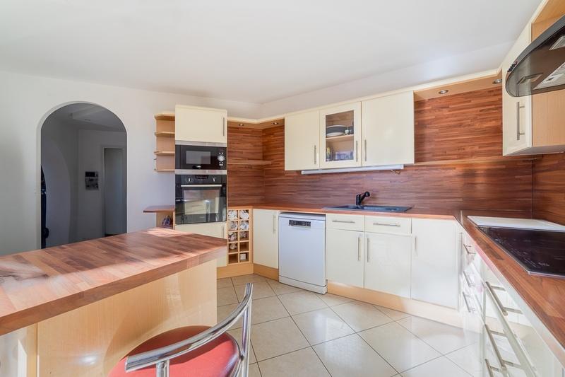 Villa - 230 m² - 6 pièces