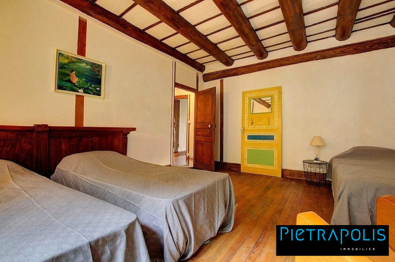 Maison ancienne - 405 m² - 12 pièces