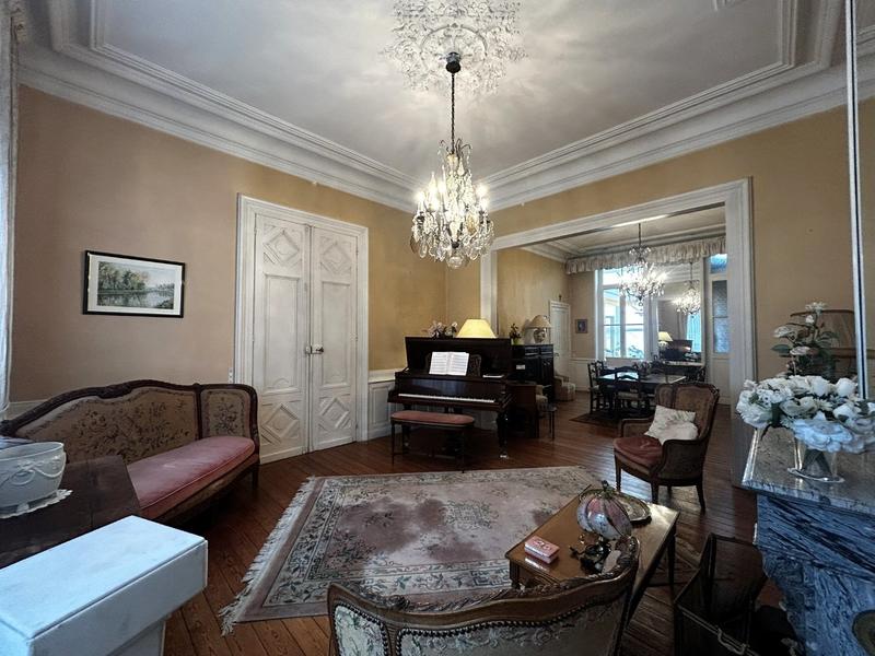 Maison bourgeoise - 230 m² - 10 pièces