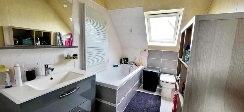 Maison traditionnelle - 85 m² - 4 pièces