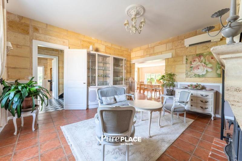 Maison - 270 m² - 7 pièces