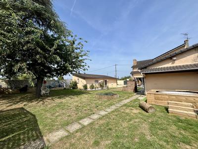 Maison - 204 m² - 8 pièces