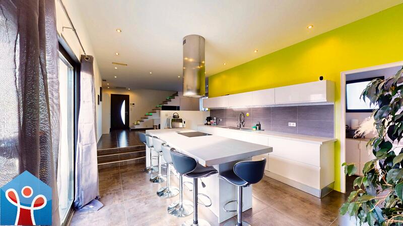 Maison - 185 m² - 7 pièces