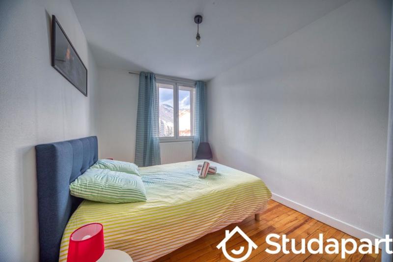 Chambre - 12 m² - 1 pièce