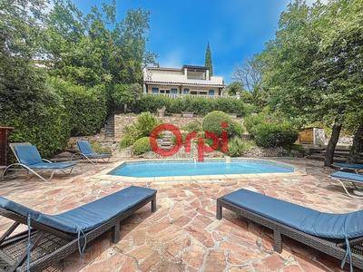 Maison - 131 m² - 6 pièces