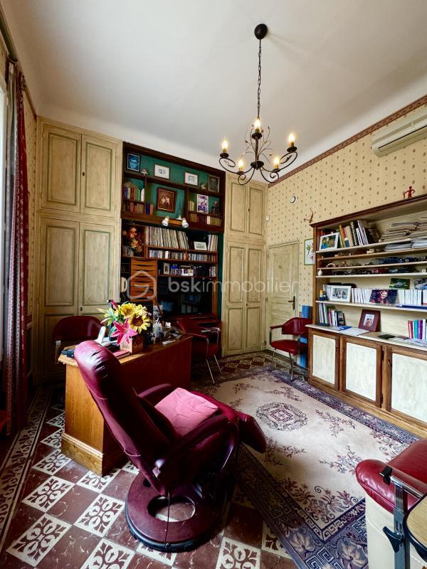 Demeure - 350 m² - 8 pièces