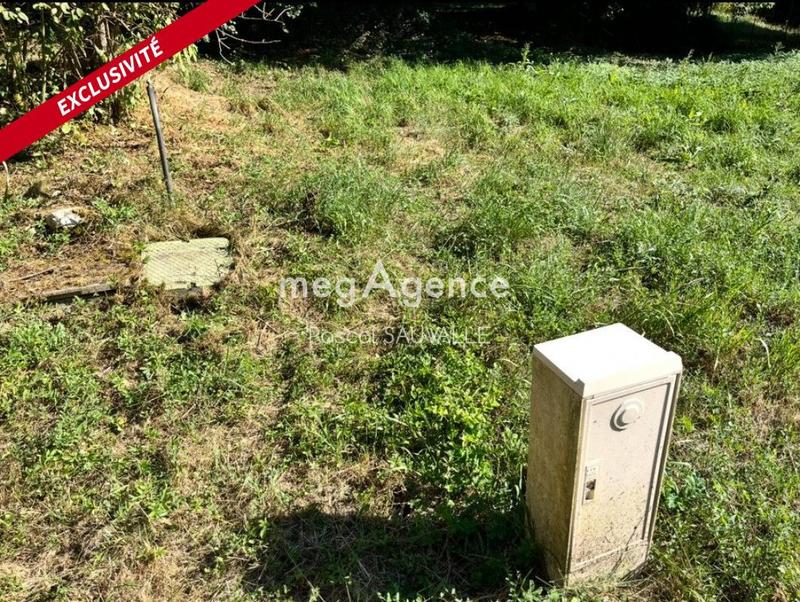 Terrain constructible - 1 600 m²