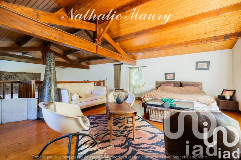 Maison - 240 m² - 7 pièces