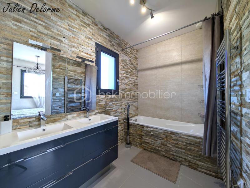 Maison jumelée - 75 m² - 3 pièces