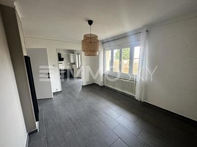 Immeuble - 210 m² - 12 pièces
